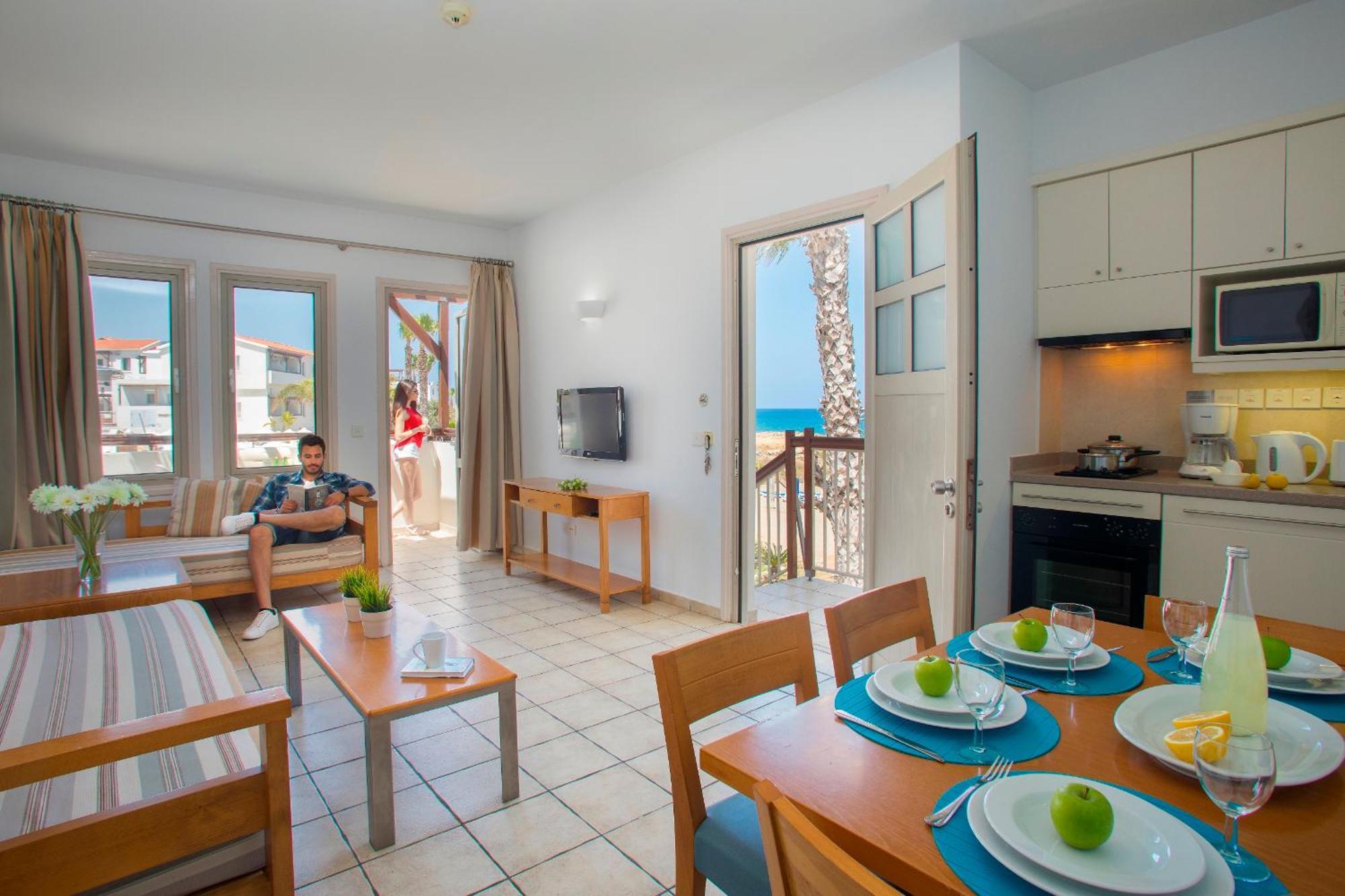 Suite con 1 Camera da Letto e Vista Mare Laterale